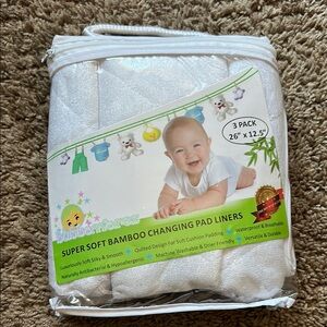 Eco-Friendly White and Green Diapering Accessories